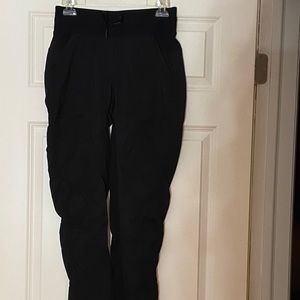 Lululemon cropped joggers